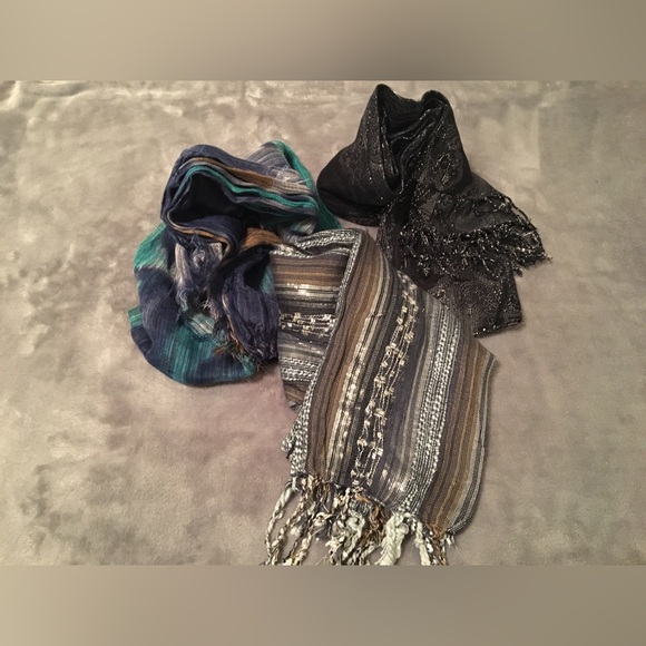 Scarf Bundle - Picture 2 of 16